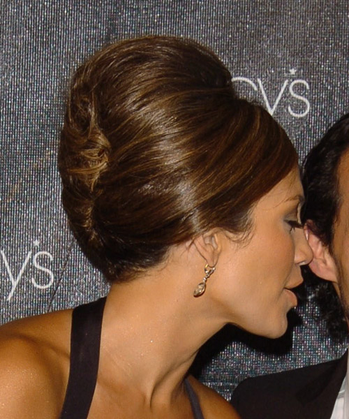 Jennifer Lopez  Medium Straight    Updo Hairstyle - side view