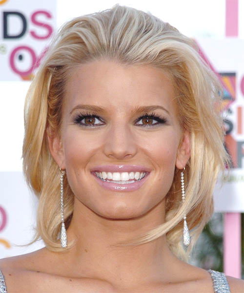 Jessica Simpson Medium Straight    Honey Blonde   Hairstyle   with Light Blonde Highlights