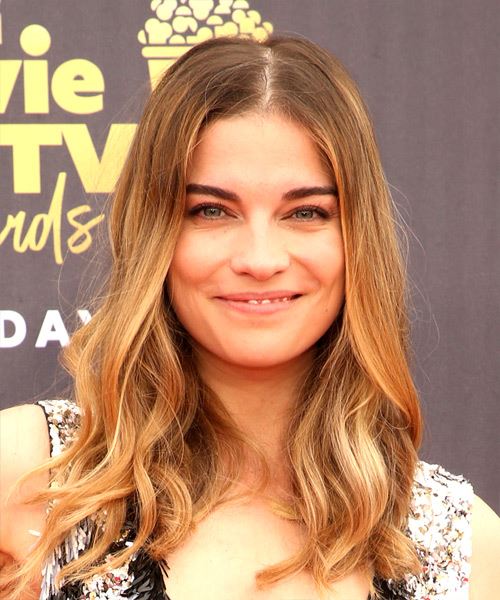 Annie Murphy Long Wavy    Hairstyle 