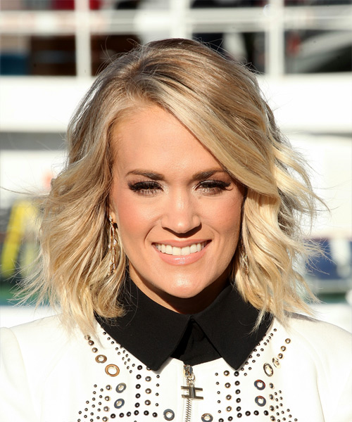 Carrie Underwood Medium Wavy   Light Champagne Blonde Bob  Haircut