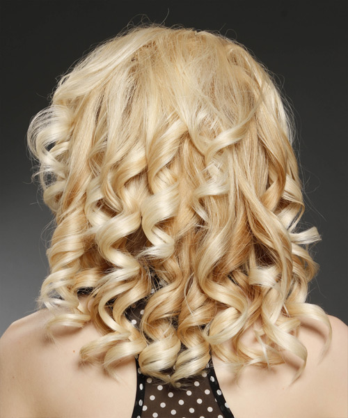 Mid-Length Hairstyle With Voluminous Tight Curls And Lifted Roots - side view