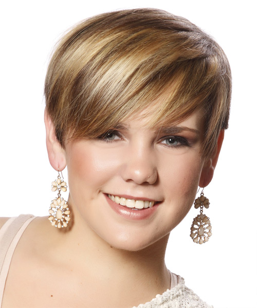 Short Sophisticated Straight Hairstyle With Volume