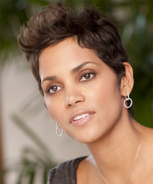Halle Berry Short Straight    Chocolate Brunette   Hairstyle - side on view