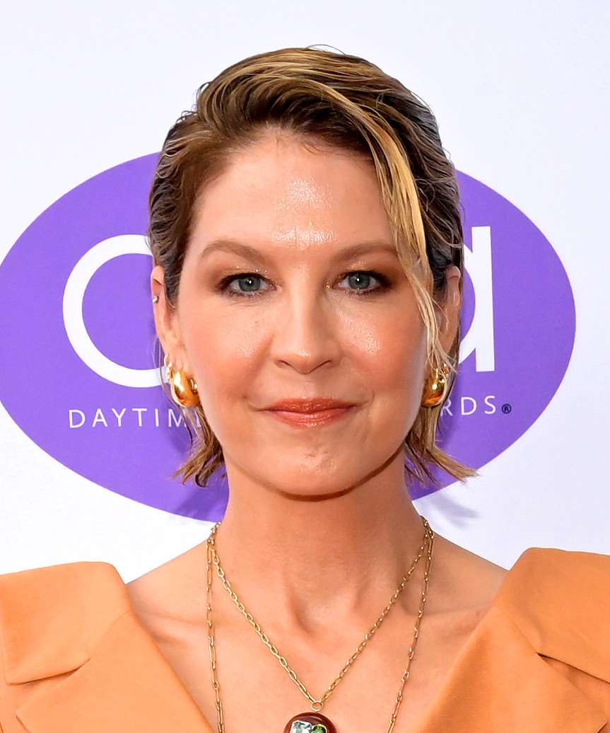 Jenna Elfman Short Slicked-Back Pixie Haircut