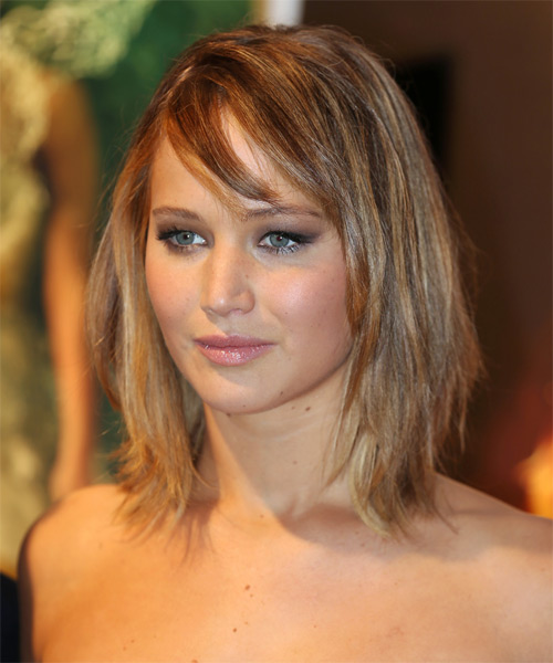 Jennifer Lawrence Medium Straight     Hairstyle - side on view