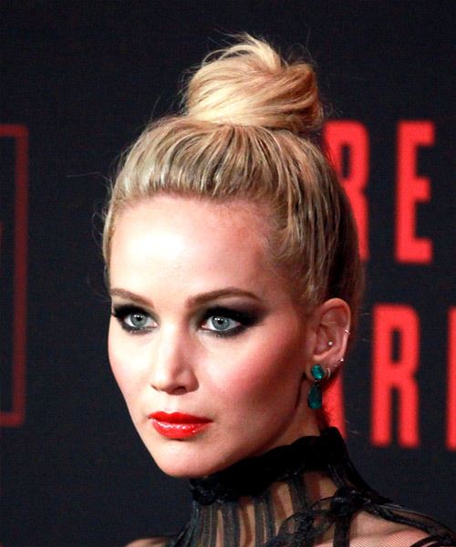 Jennifer Lawrence Medium Wavy   Light Golden Blonde  Half Up Half Down Hairstyle - side view
