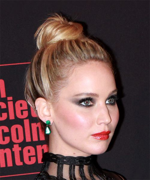 Jennifer Lawrence Medium Wavy   Light Golden Blonde  Half Up Half Down Hairstyle - side on view