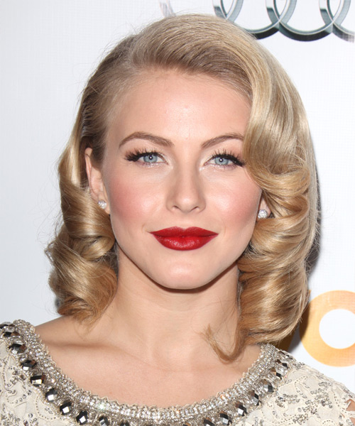 Julianne Hough Medium Curly Layered  Light Champagne Blonde Bob  Haircut   with Light Blonde Highlights