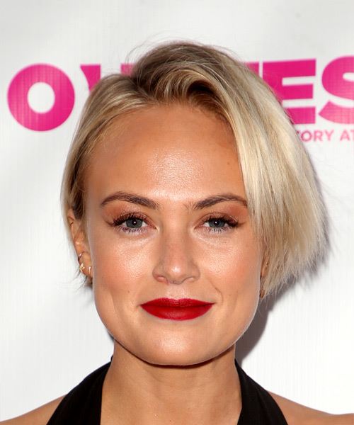Marri Savinar Short Straight  Bob  Haircut 