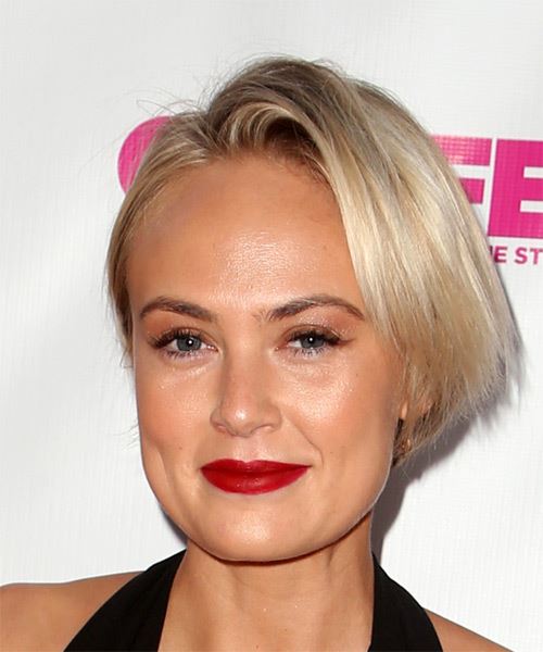 Marri Savinar Short Straight  Bob  Haircut  - side view