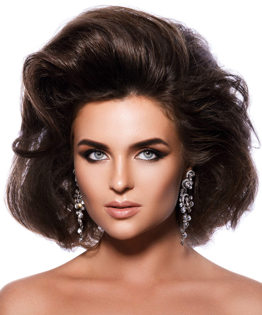Medium-Length Hairstyle With Height And Voluminous Waves