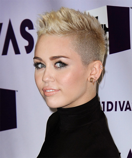 Miley Cyrus Short Straight   Light Golden Blonde   Hairstyle - side on view