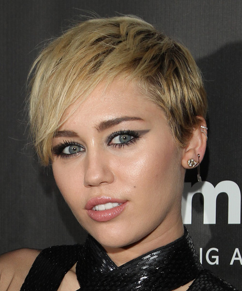 Miley Cyrus Short And Simple Casual Hairstyle - side view