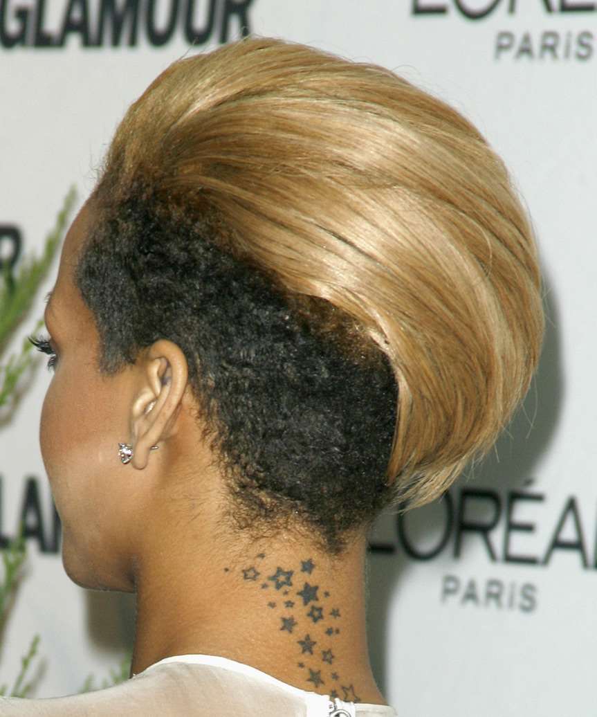 Rihanna Short Golden Blonde Undercut 'Do - side on view
