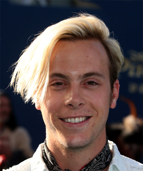 Riker Lynch Short Straight  Undercut  Hairstyle 