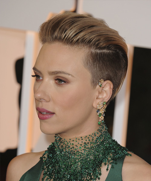 Scarlett Johansson Short Straight   Light Chestnut Brunette   Hairstyle - side view