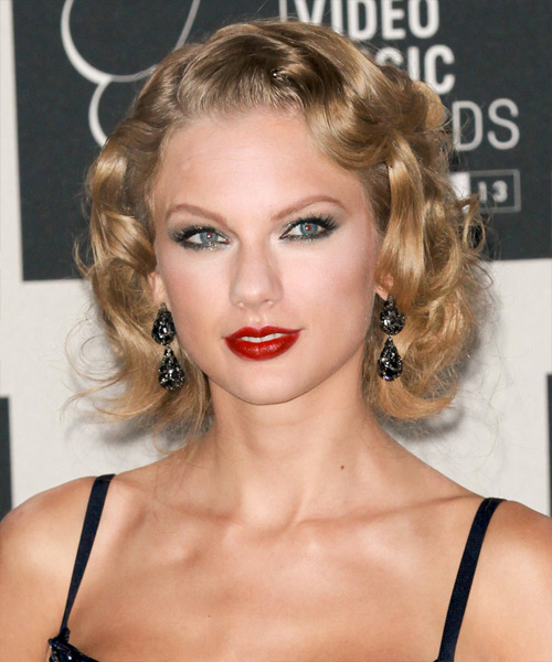 Taylor Swift Twenties-Inspired Medium-Length Waves And Curls