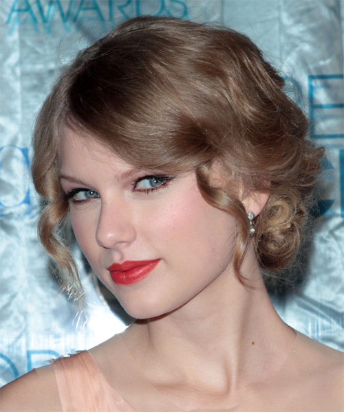 Taylor Swift  Long Curly   Dark Strawberry Blonde  Updo Hairstyle - side on view
